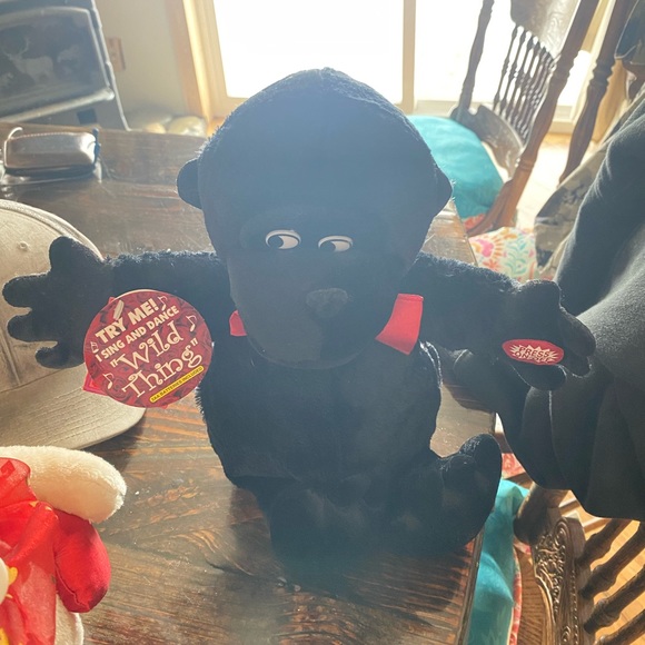 Happy valentines stuffed gorilla - Picture 1 of 3